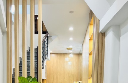 Cho thuê nhà nguyên căn trong Ngõ Khâm Thiên, Đống Đa 4tầng, 2 ngủ - Giá 16 triệu - Full nội thất y hình